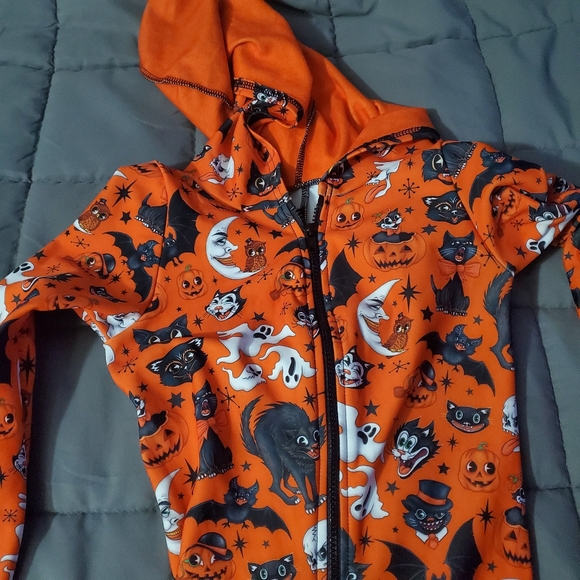 Blackmilk Trick or Treat snugglesuit - Picture 3 of 9